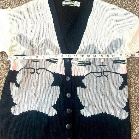 Vintage cozy cardigan cottage core  sweater black and white bunny print style - Picture 12 of 14